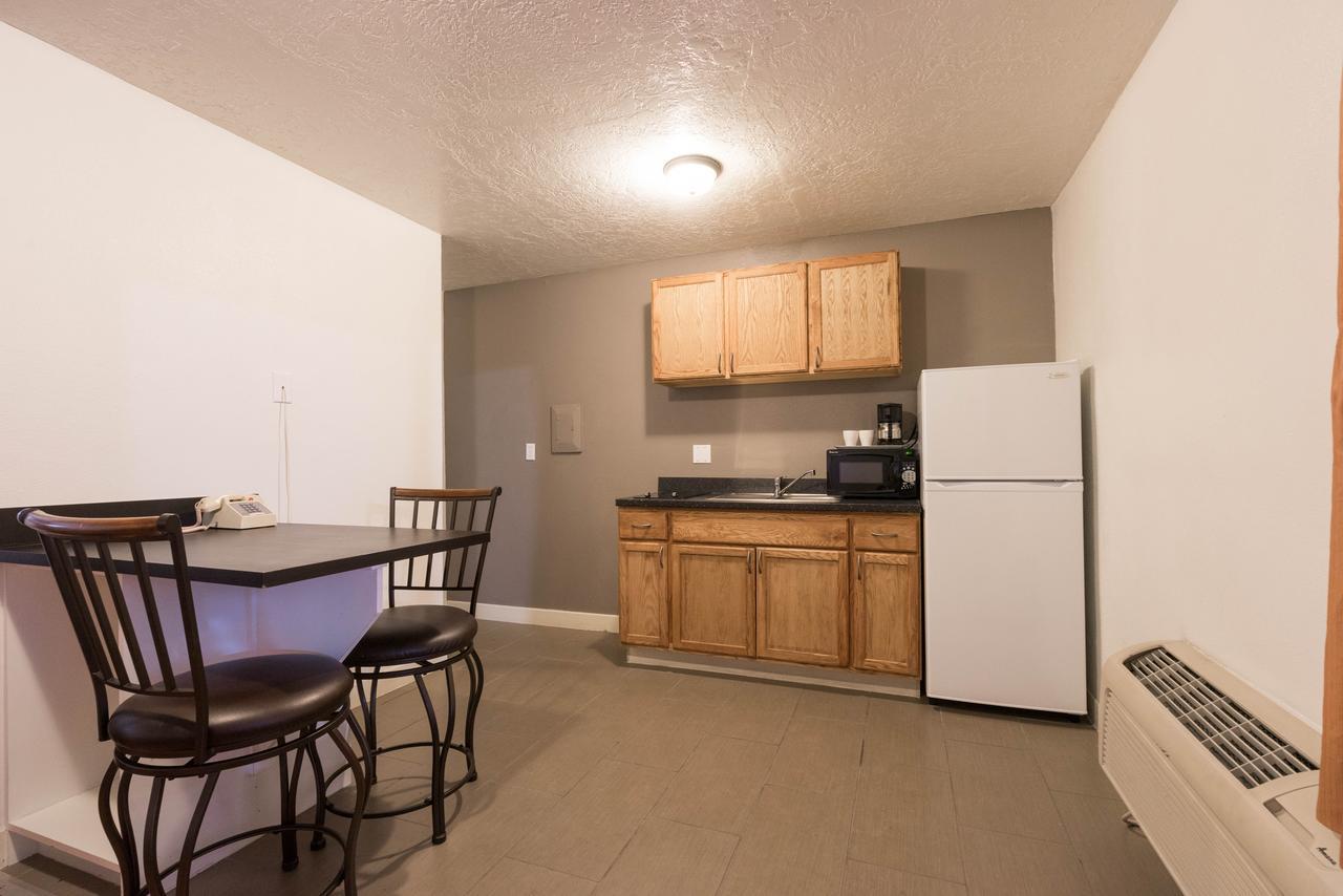 Little Suites Provo Extended Stay Exterior foto