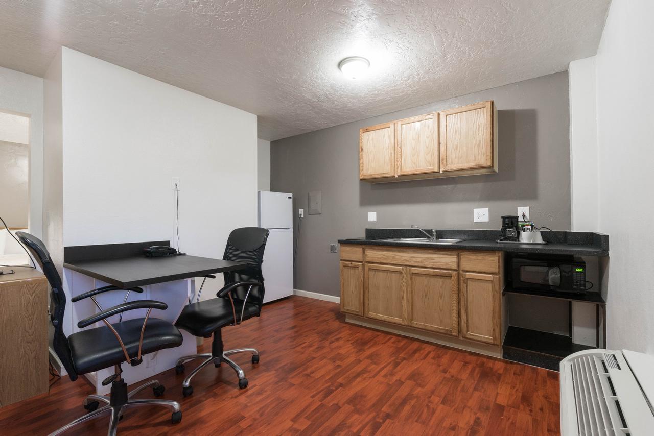 Little Suites Provo Extended Stay Exterior foto
